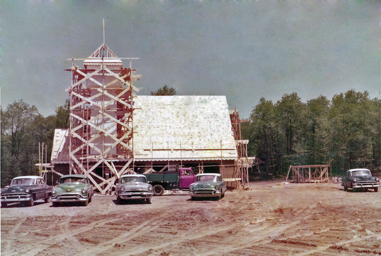 Old Photo of the construction of the entrance to water safari.